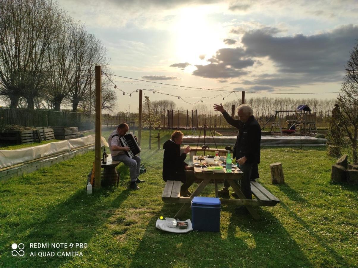 De Smishoeve Met Kinderpret, Dieren En Wellness Heers Екстериор снимка
