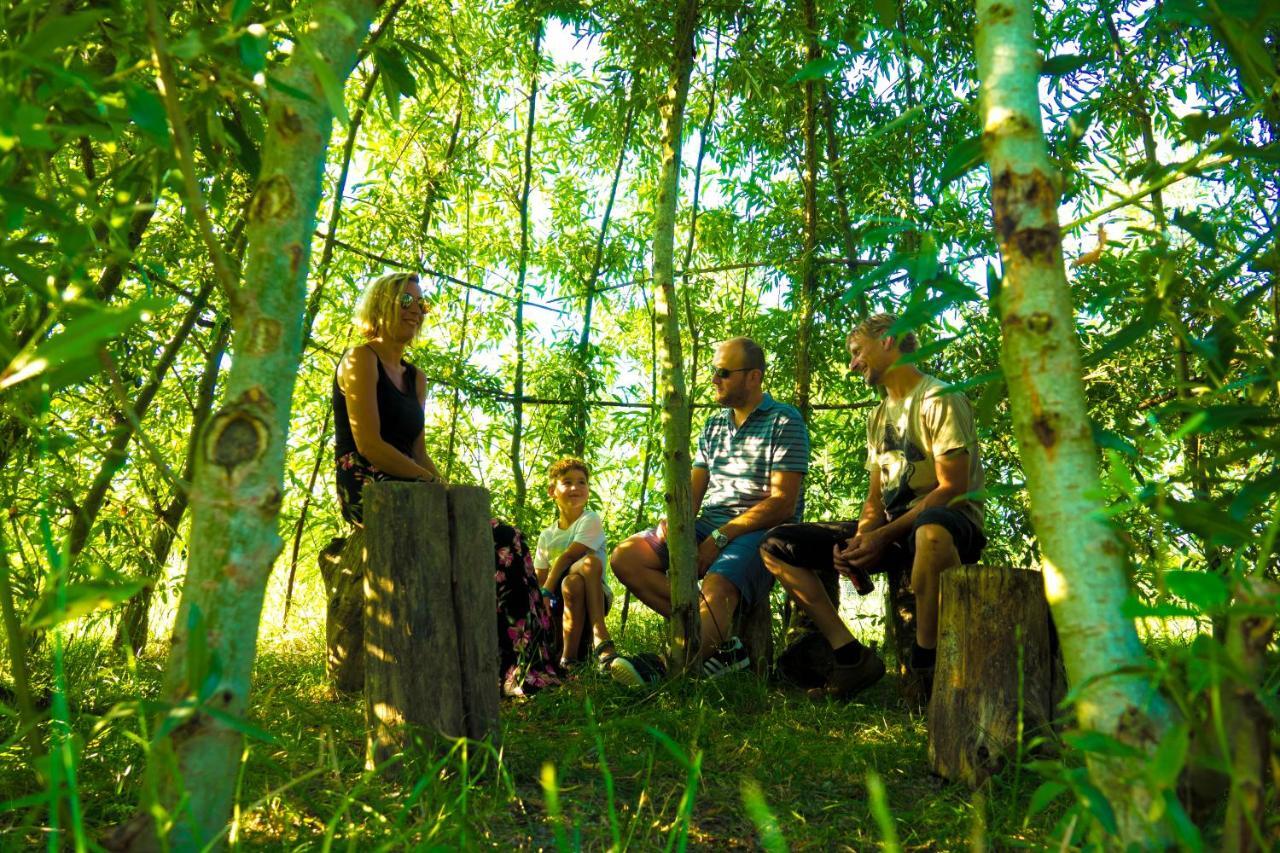 De Smishoeve Met Kinderpret, Dieren En Wellness Heers Екстериор снимка
